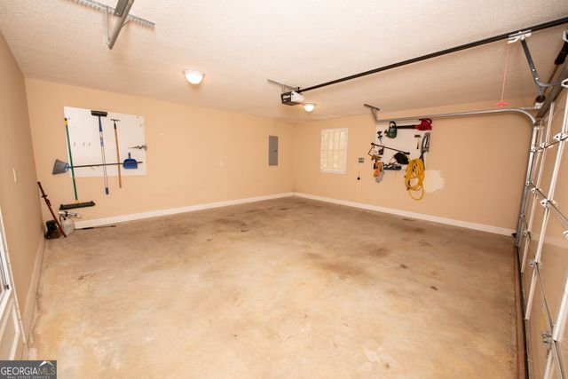 122 Emberly Lane, Warner Robins, GA 31088