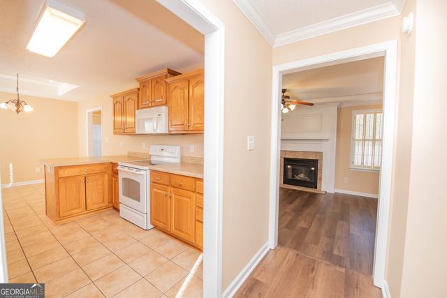 122 Emberly Lane, Warner Robins, GA 31088