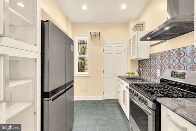 1115 HOLBROOK TER NE, Washington, DC 20002