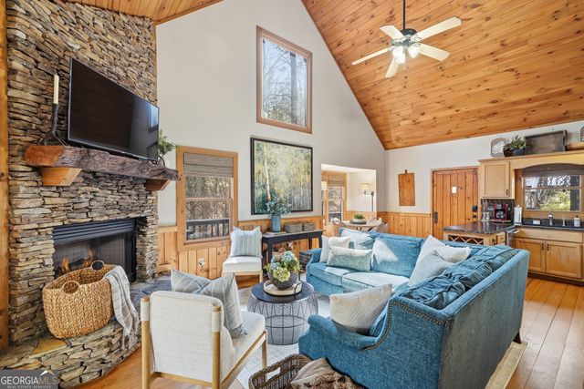 1449 Cherokee Lane, Mccaysville, GA 30555