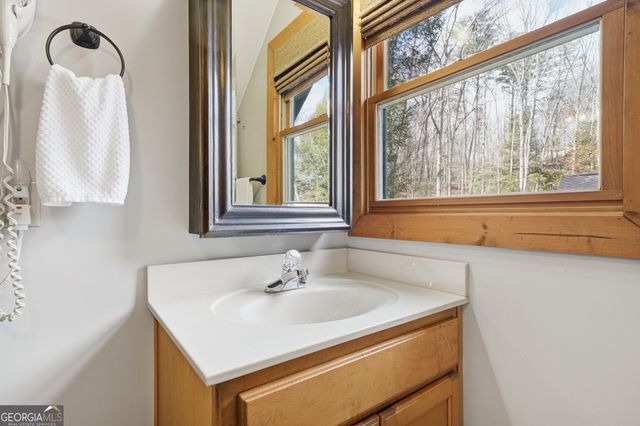 1449 Cherokee Lane, Mccaysville, GA 30555