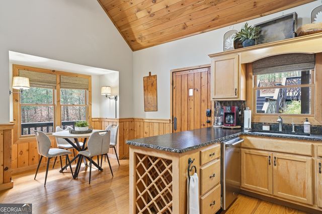 1449 Cherokee Lane, Mccaysville, GA 30555