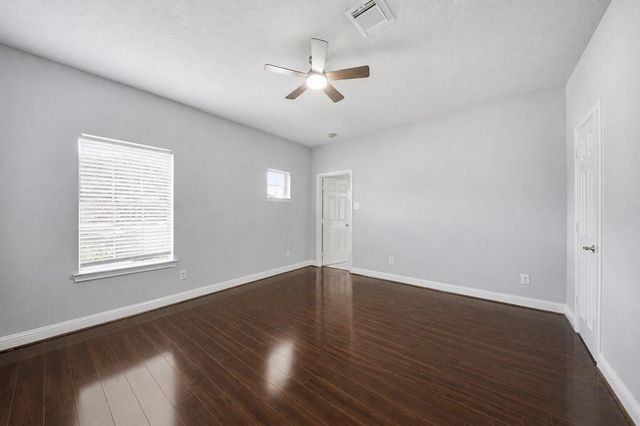 1911 Oak Hollow Court, Missouri City, TX 77489