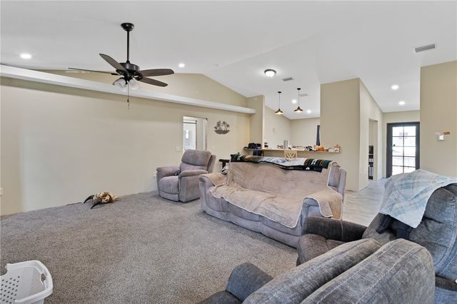 45 S Pine Street, Fellsmere, FL 32948