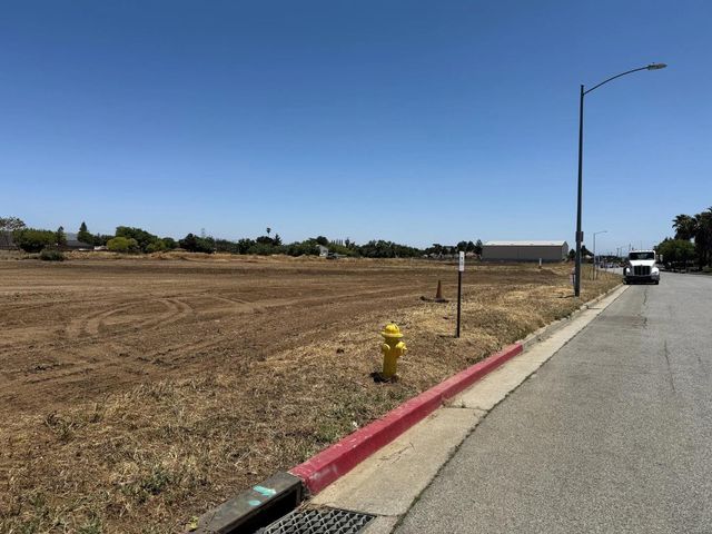 8875 Murray Avenue, Gilroy, CA 95020