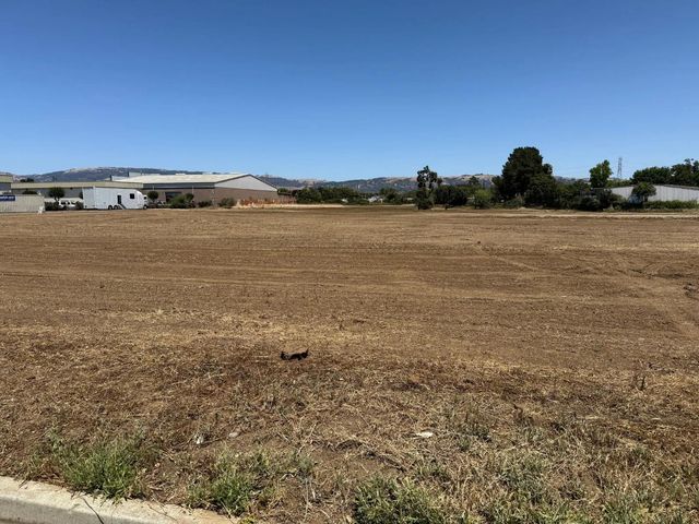 8875 Murray Avenue, Gilroy, CA 95020