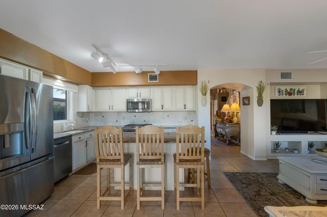 11384 N Sawtooth Road, Tucson, AZ 85737