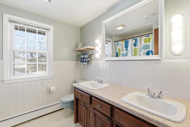 1427 SPRINGDALE LANE, Green Bay, WI 54304