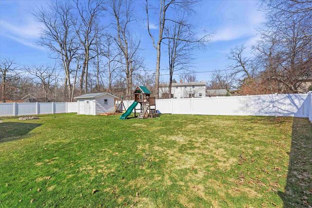 1427 SPRINGDALE LANE, Green Bay, WI 54304