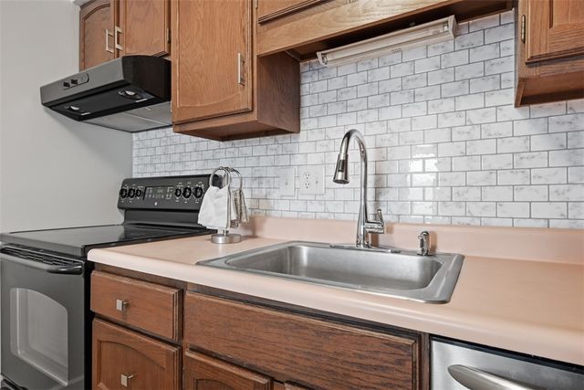 612 Sewickley Heights Dr, Aleppo, PA 15143