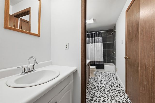 612 Sewickley Heights Dr, Aleppo, PA 15143