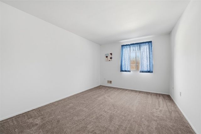 612 Sewickley Heights Dr, Aleppo, PA 15143