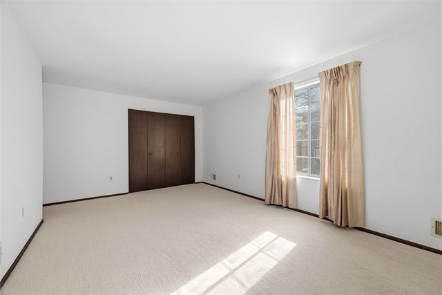 612 Sewickley Heights Dr, Aleppo, PA 15143