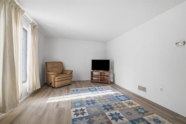 612 Sewickley Heights Dr, Aleppo, PA 15143