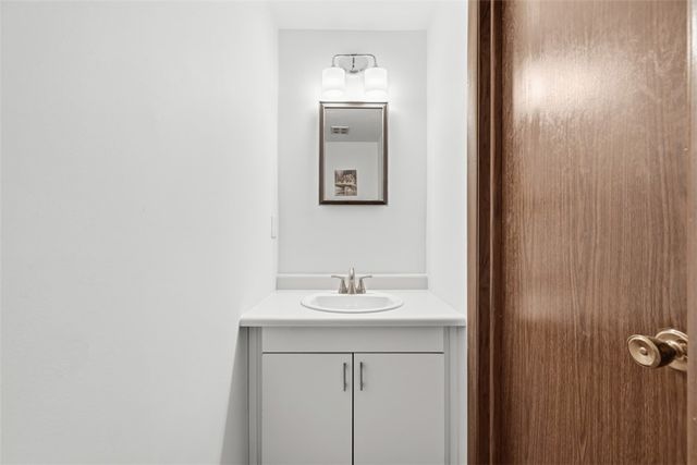 612 Sewickley Heights Dr, Aleppo, PA 15143