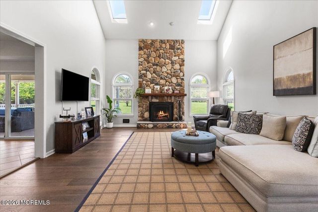 6 Hope Drive, Millstone, NJ 08510