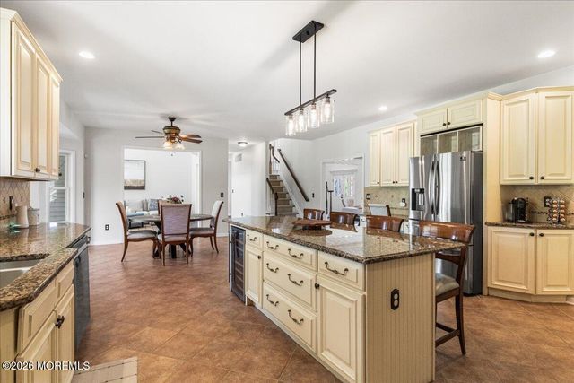 6 Hope Drive, Millstone, NJ 08510