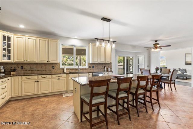 6 Hope Drive, Millstone, NJ 08510