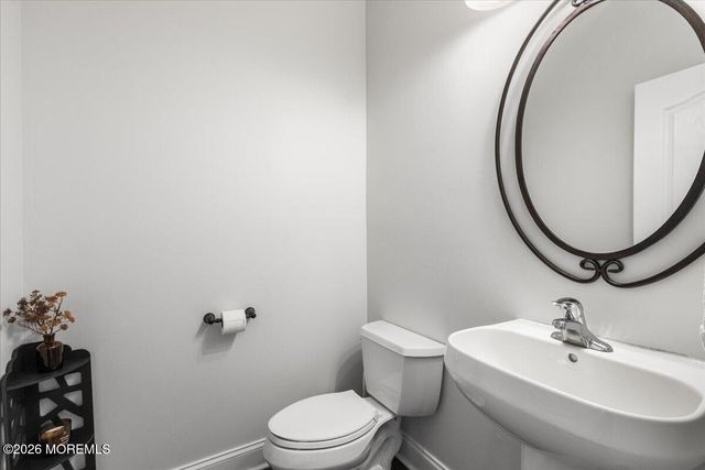 6 Hope Drive, Millstone, NJ 08510