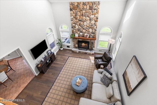 6 Hope Drive, Millstone, NJ 08510