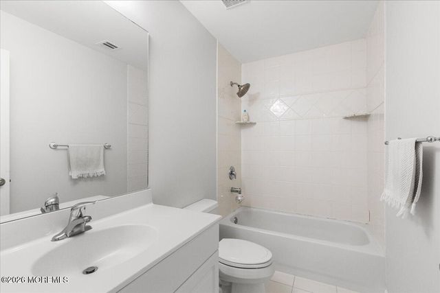 6 Hope Drive, Millstone, NJ 08510