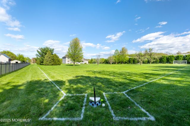 6 Hope Drive, Millstone, NJ 08510