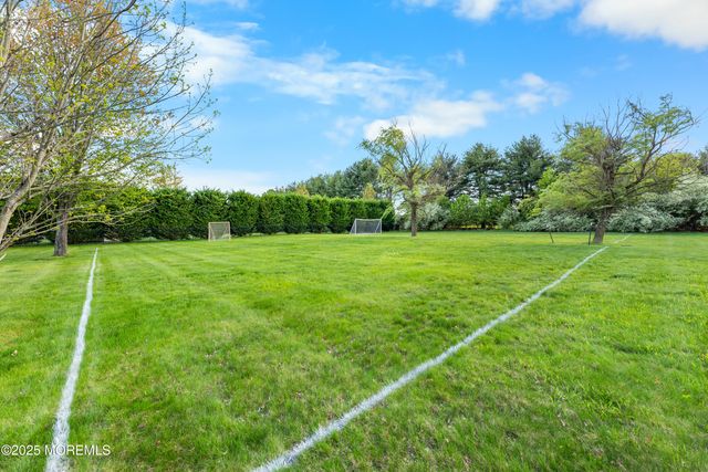 6 Hope Drive, Millstone, NJ 08510