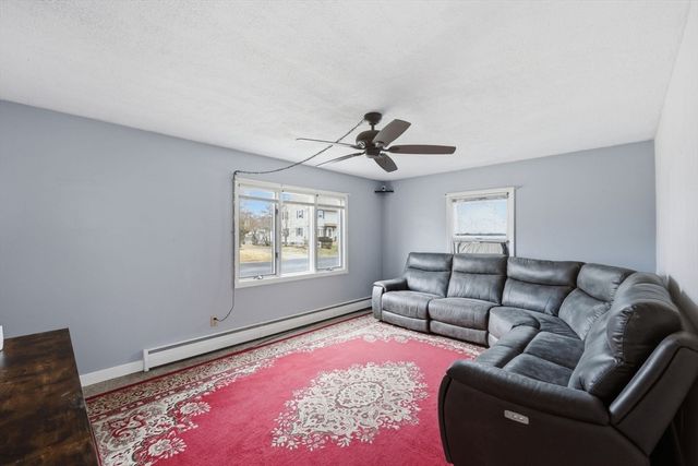 70 Warwick Rd, Chicopee, MA 01020