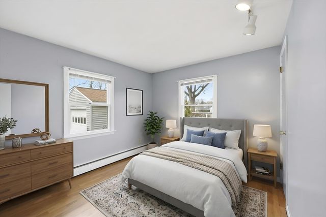 70 Warwick Rd, Chicopee, MA 01020
