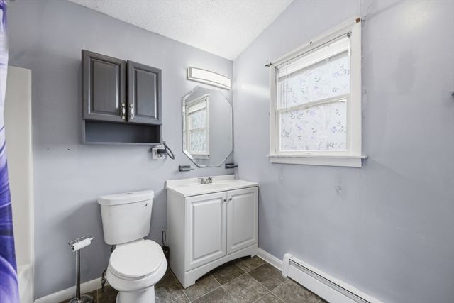 70 Warwick Rd, Chicopee, MA 01020