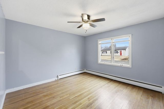 70 Warwick Rd, Chicopee, MA 01020