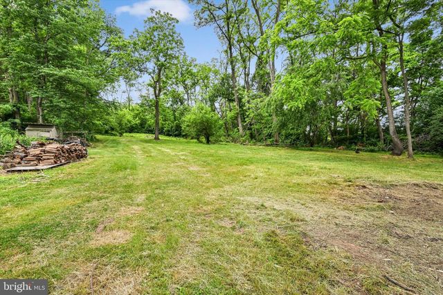 3811 PRICETOWN RD, Fleetwood, PA 19522