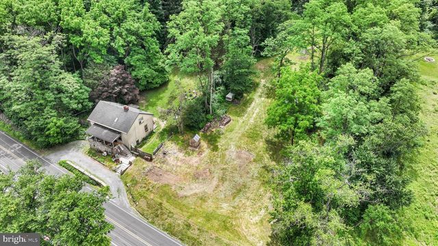 3811 PRICETOWN RD, Fleetwood, PA 19522