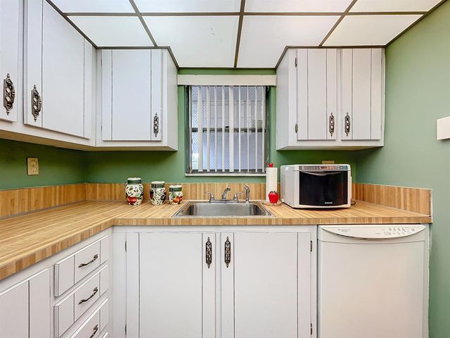 6080 NW 44th Street 408, Lauderhill, FL 33319