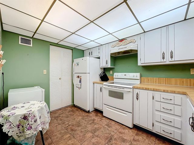 6080 NW 44th Street 408, Lauderhill, FL 33319