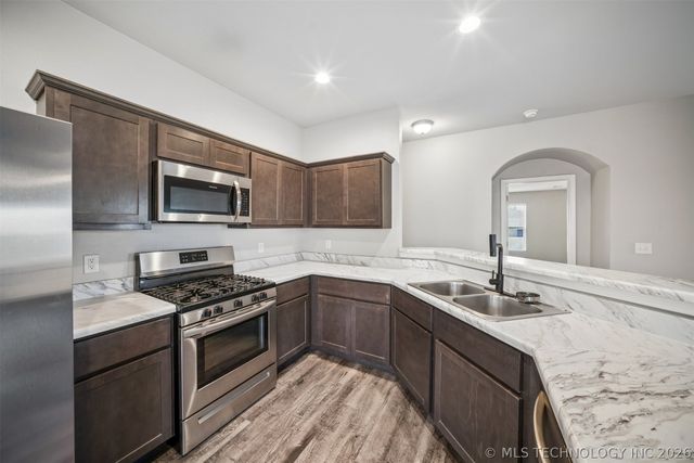 11428 S 239th East Avenue, Broken Arrow, OK 74014