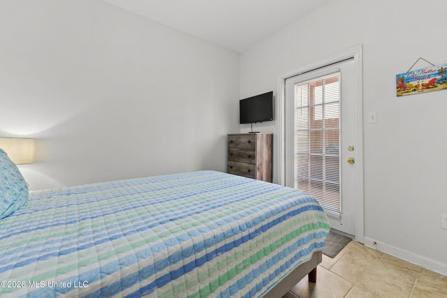 1270 Century Oaks, B, Gulfport, MS 39507