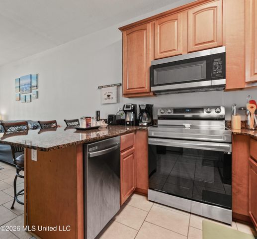 1270 Century Oaks, B, Gulfport, MS 39507