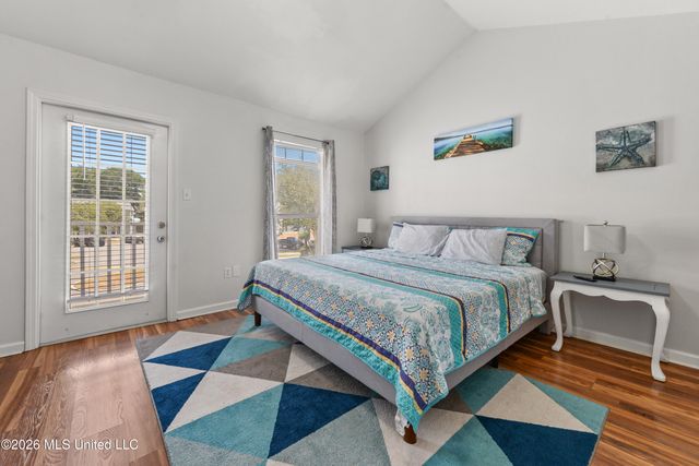 1270 Century Oaks, B, Gulfport, MS 39507