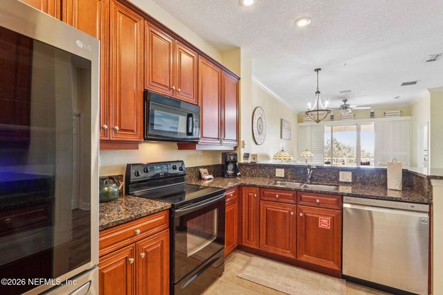 15 OCEAN CREST Way 1334, Palm Coast, FL 32137