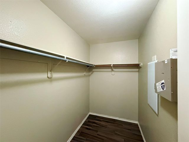 1626 Thornhollow Drive, Houston, TX 77014