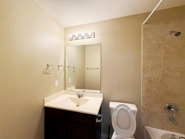 1626 Thornhollow Drive, Houston, TX 77014