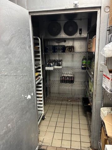 1678 NE SubShop, North Miami Beach, FL 33179