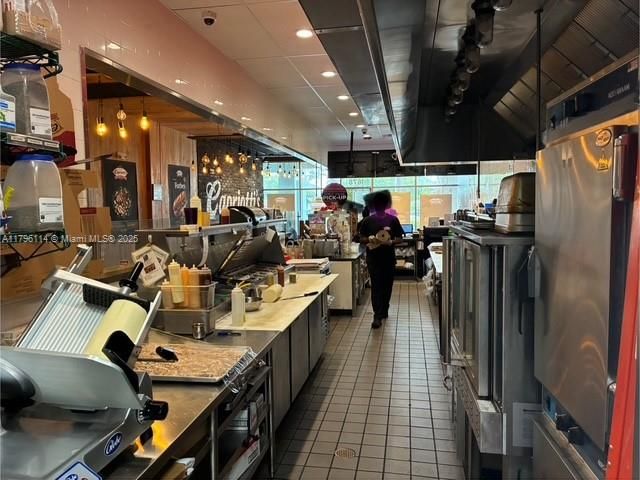 1678 NE SubShop, North Miami Beach, FL 33179