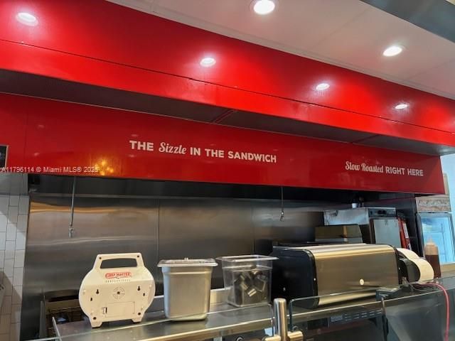 1678 NE SubShop, North Miami Beach, FL 33179