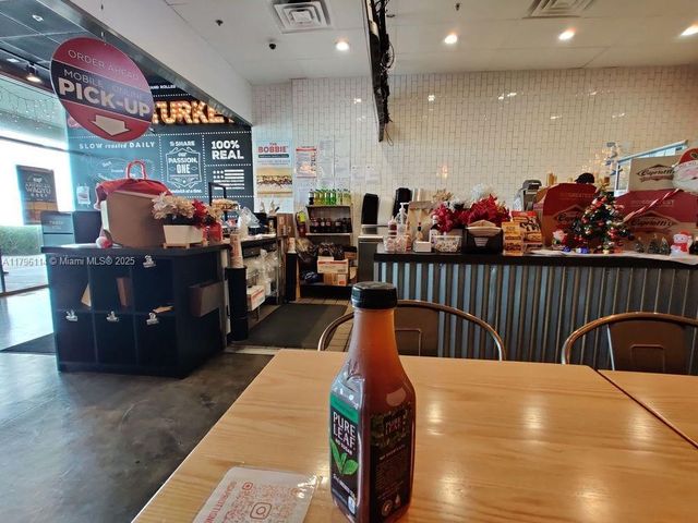 1678 NE SubShop, North Miami Beach, FL 33179