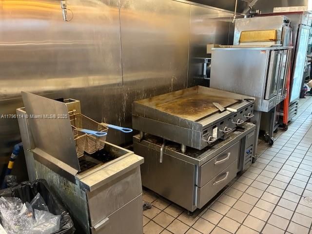 1678 NE SubShop, North Miami Beach, FL 33179