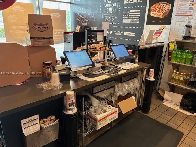 1678 NE SubShop, North Miami Beach, FL 33179