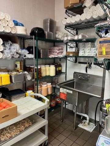 1678 NE SubShop, North Miami Beach, FL 33179