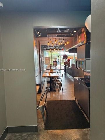 1678 NE SubShop, North Miami Beach, FL 33179
